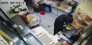 С пистолет и маска: да обереш дюнерджийница за 30 секунди