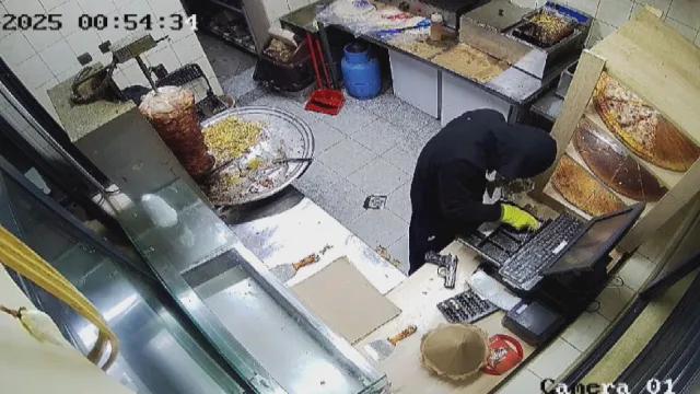 Зрелищен обир на дюнерджийница в Монтана Маскиран крадец задигна оборота