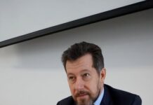 Спецов освободи Евгени Маняхин като председател на управителния съвет на „Лукойл“