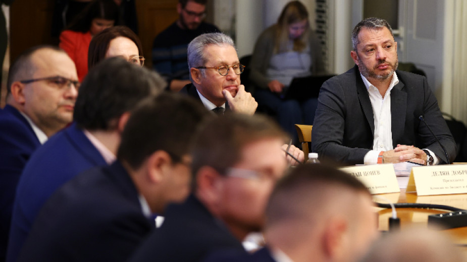 Бюджетната комисия в парламента одобри с 13 гласа за осем