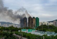 94 станаха жертвите на пожара в небостъргачите в Хонконг