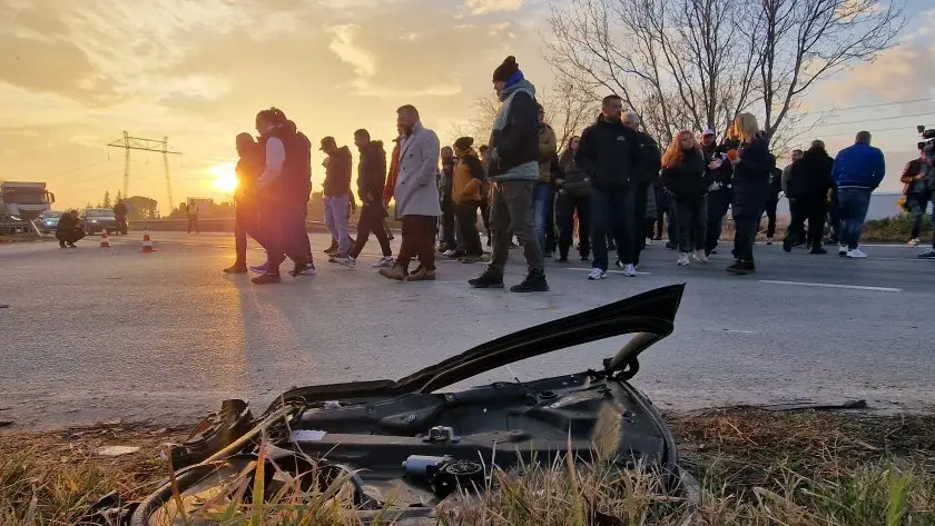 Тежко остава състоянието на 7 годишното дете което пострада при катастрофата