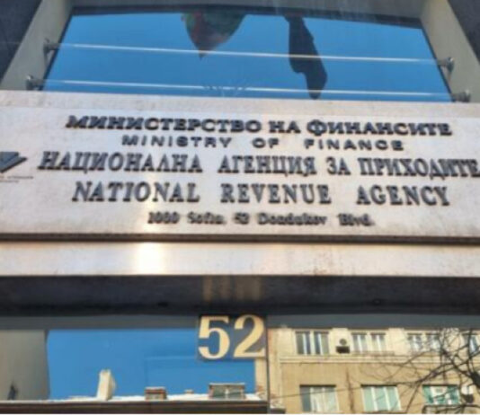 Над 40 000 души са подали данъчни декларации от началото на кампанията