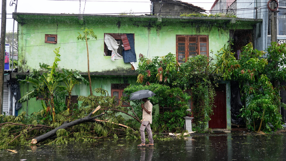 40 български туристи са блокирани в Шри Ланка заради масивните