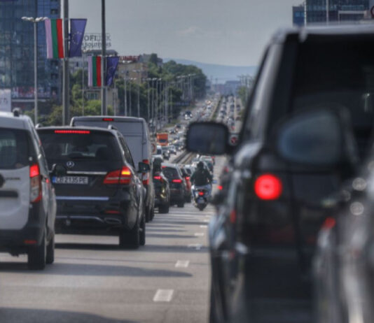 Около 100 000 автомобила се очаква да излязат от София за предстоящите празнични дни