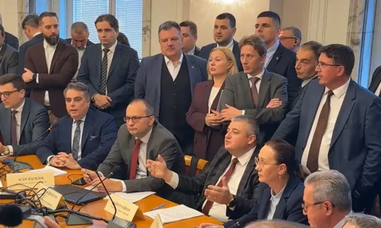 До скандал между опозицията и управляващите се стигна в Комисията