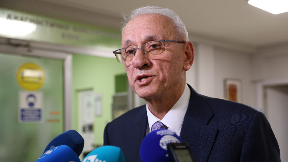 Здравният министър Силви Кирилов е приел подадената тази сутрин оставка