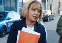 Манолова внесе в съда жалба срещу новите цени за паркиране в София
