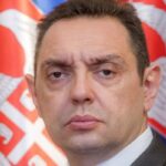 Бивш сръбски вицепремиер: Българските окупатори да мълчат и да палят свещи