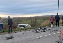 Тежка катастрофа с три коли край Сливен, има загинал, пътят е затворен