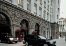 Калин Стоянов: Радев използва шкодата само пред публика, пътува с кортеж и ново БМВ