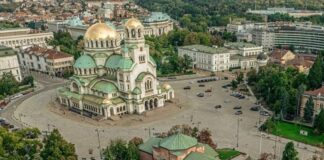 Парламентът освобождава паркинга до „Св. Александър Невски“ от 1 декември