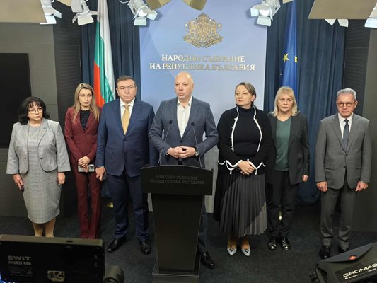 През декември правителството ще се опита да възстанови диалога с