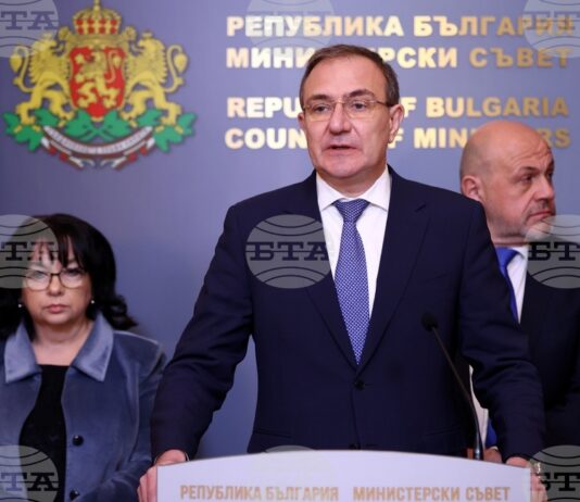 Единодушна подкрепа за проектобюджета на ДОО, има въздържали се за план-сметките на държавата и НЗОК