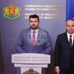 Министър Гроздан Караджов: Търсим убежище за танкера, където ще се ремонтира