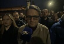 Депутати и младежи от ГЕРБ осуетиха провокация срещу дома на Борисов от измамниците от „Величие“ (Видео)