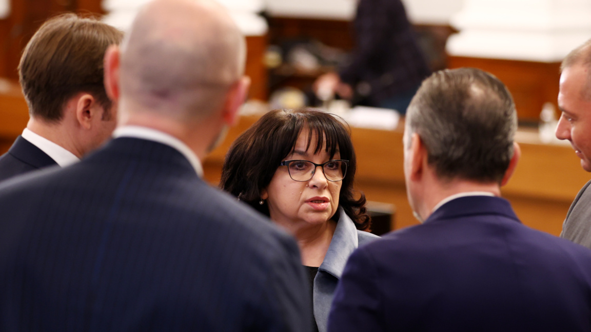 Макар да обявиха за незаконно предложението на Асен Василев и