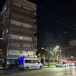 Бандитът, обрал магазин с баща си, е лежал в затвора за убийство. Заплашил продавачката с автомат и граната