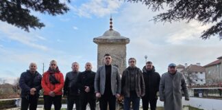 Сборище на ДБ на Тюркян чешма събра милион „лайкове“: Поклон се отдава с наведени глави, а не със стойки за раздаване на шамари!