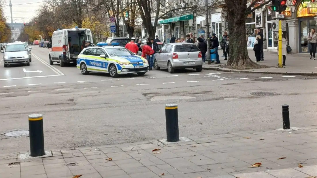 Джип блъсна пешеходец на оживено кръстовище в центъра на Русе