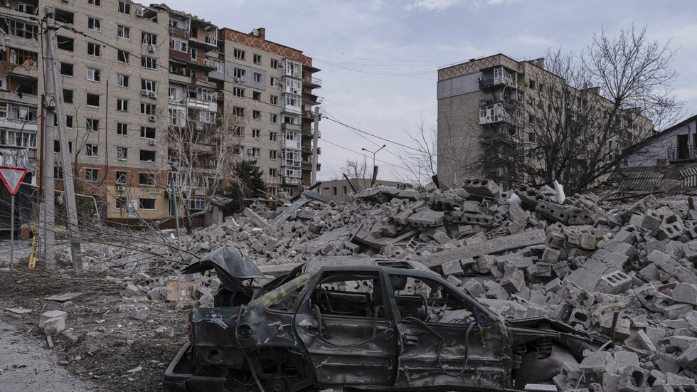 Военни командири докладваха на Владимир Путин че руските сили са