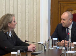 Сачева на Радев: Влизането в президентската институция е като влизане в най-голямата партийна централа