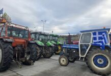 Блокадите на границата с Гърция продължават