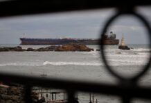 Няма замърсяване на морето край танкера „Кайрос“