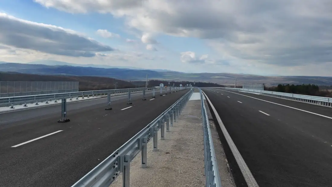 Новият трикилометров участък на автомагистрала Хемус от пътен възел Дерманци