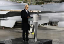 Запрянов представи всичките осем изтребителя Ф-16 на церемония в Граф Игнатиево