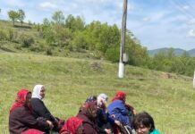 Много политици през годините са се снимали предизборно пред Тюркян чешма. Болшинството отдавна са в забвение