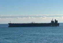 Танкерът „Кайрос“ пристигна до крайната си точка в Бургаския залив