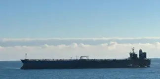 Танкерът „Кайрос“ пристигна до крайната си точка в Бургаския залив