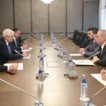 Георг Георгиев и Гроздан Караджов поискаха обяснение от Турция за танкера край Ахтопол