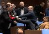 Грозни сцени в парламента: Руди Гела рита и раздава юмруци