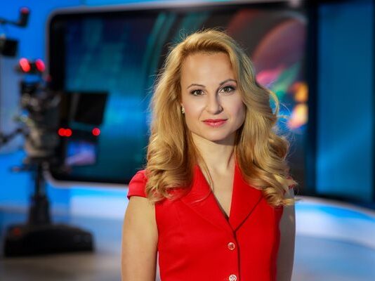 Цънцарова във фейсбук: Свалена съм от ефир