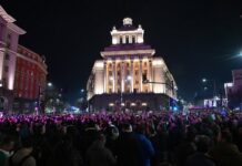 Полезен урок: властта на площада не е власт над площада