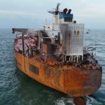 Държавата изпраща провизии и техника на екипажа на танкера „Кайрос“ край Ахтопол