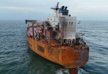 Държавата изпраща провизии и техника на екипажа на танкера „Кайрос“ край Ахтопол