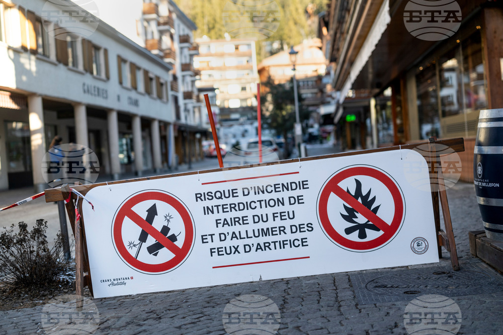 Сервитьор с бенгалски огън е подпалил пожара в бара в