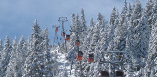 Пиянде изпочупи две от кабинките на въжения лифт в Боровец