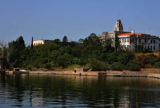 Остров на 200 м от Созопол става пристанище за туристически кораби