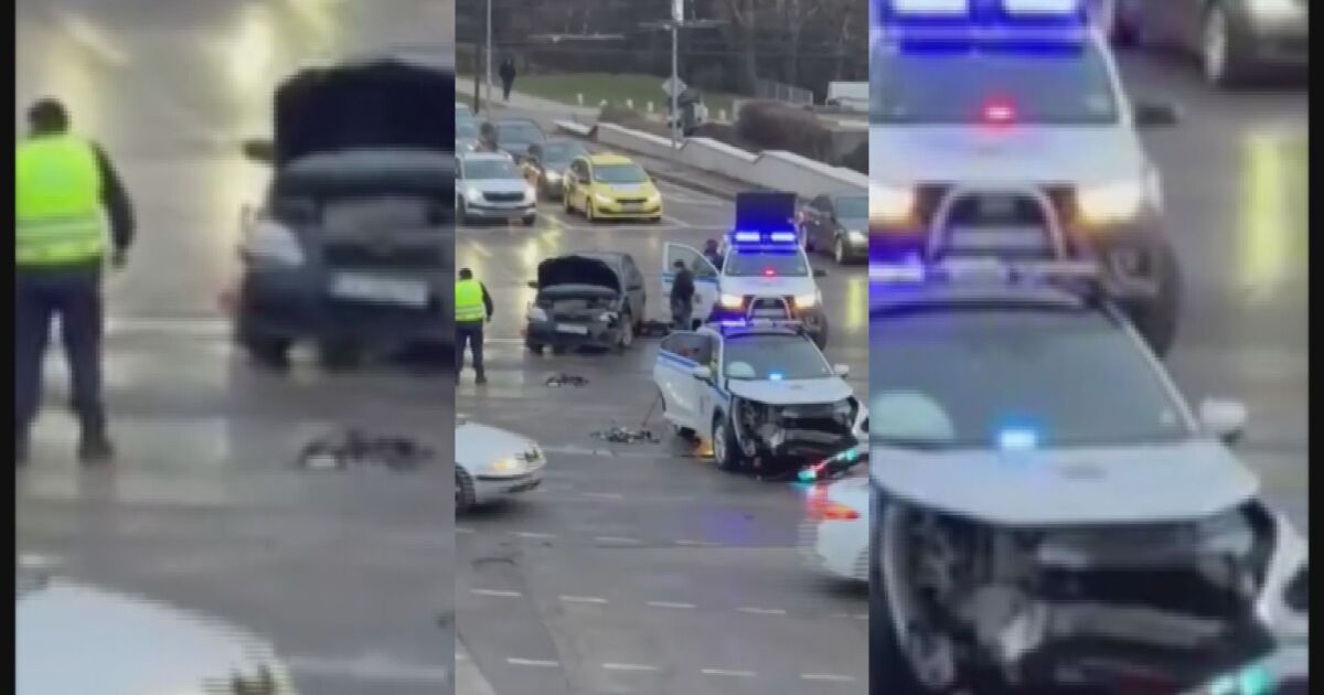 Тежка катастрофа в центъра на София Автомобил се блъсна челно