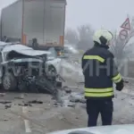 Меле с два камиона и две коли край Враца, мъж загина