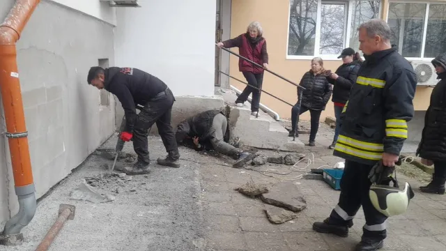 Зазидано под блок коте бе спасено след като няколко дни