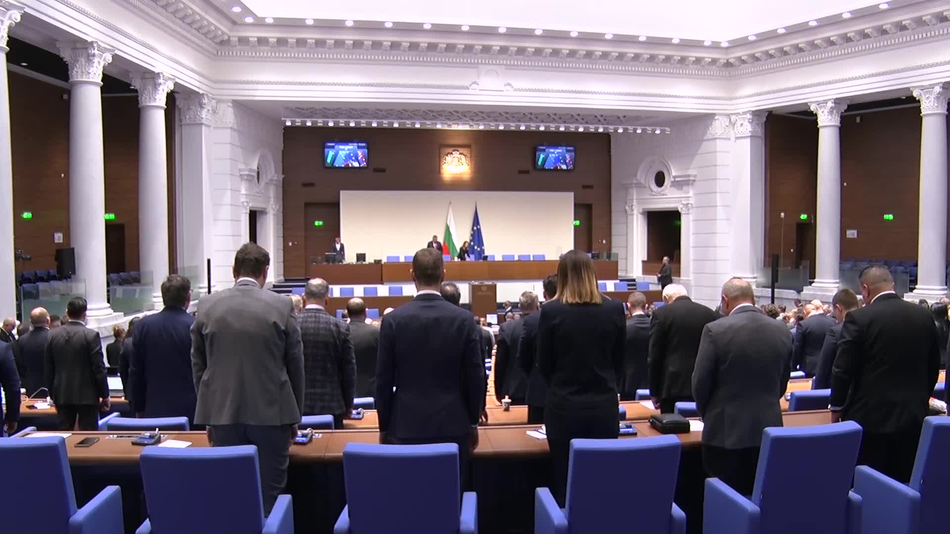 Народните представители почетоха паметта на футболната легенда Димитър Пенев с