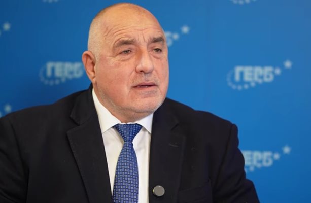 Падането на правителството не е резултат от протестите а от