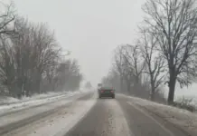 Усложнена остава пътната обстановка, шофьорите да тръгват подготвени за зимата, съветват от АПИ