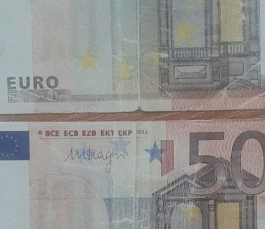 Задържаха мъж с фалшиво евро