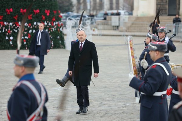 Диляна Ценова Снимка фейсбукДиляна Ценова 24 часа  Пропагандата на Румен